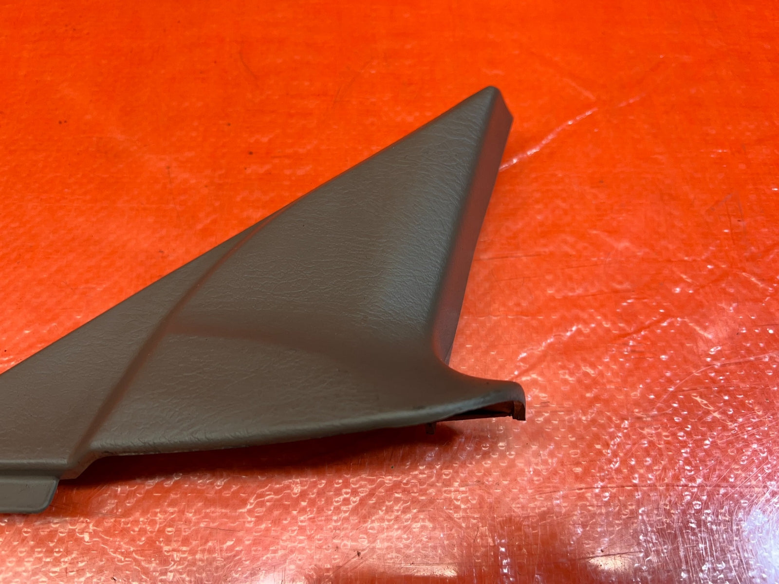 99 02 HONDA ACCORD EX SEDAN   INTERIOR MIRROR TRIM COVER PLASTIC   RIGHT   TAN6