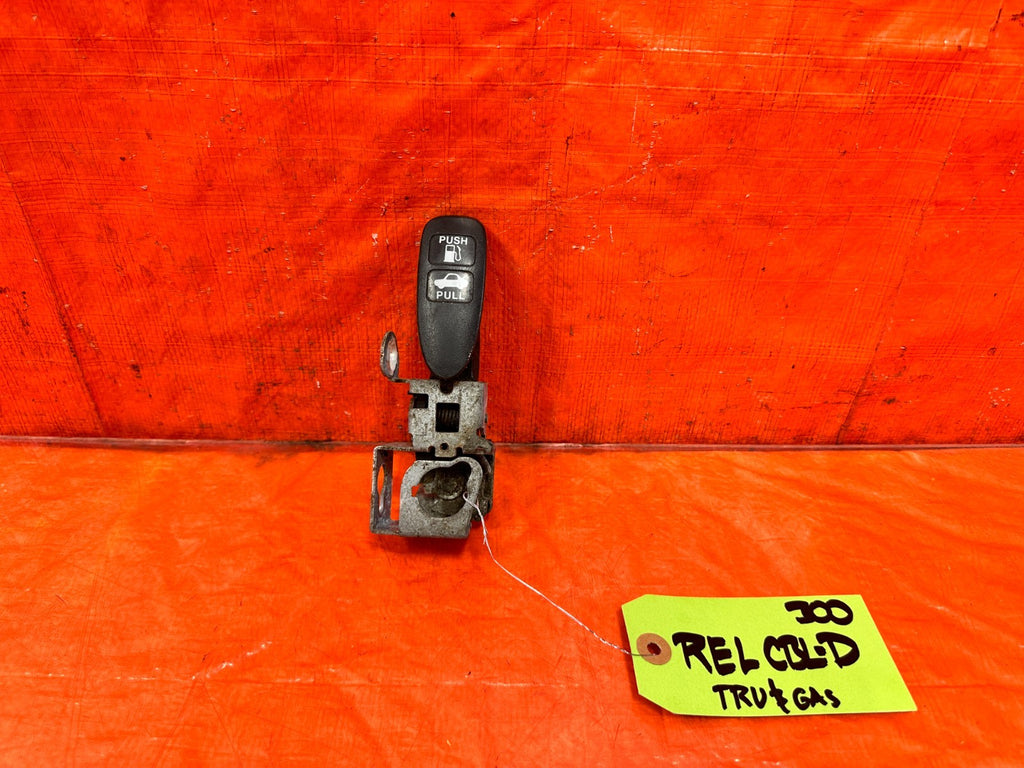 06 11 CIVIC 2D COUPE   FUEL AND TRUNK RELEASE CABLE  PULL LEVER   OEM #3000