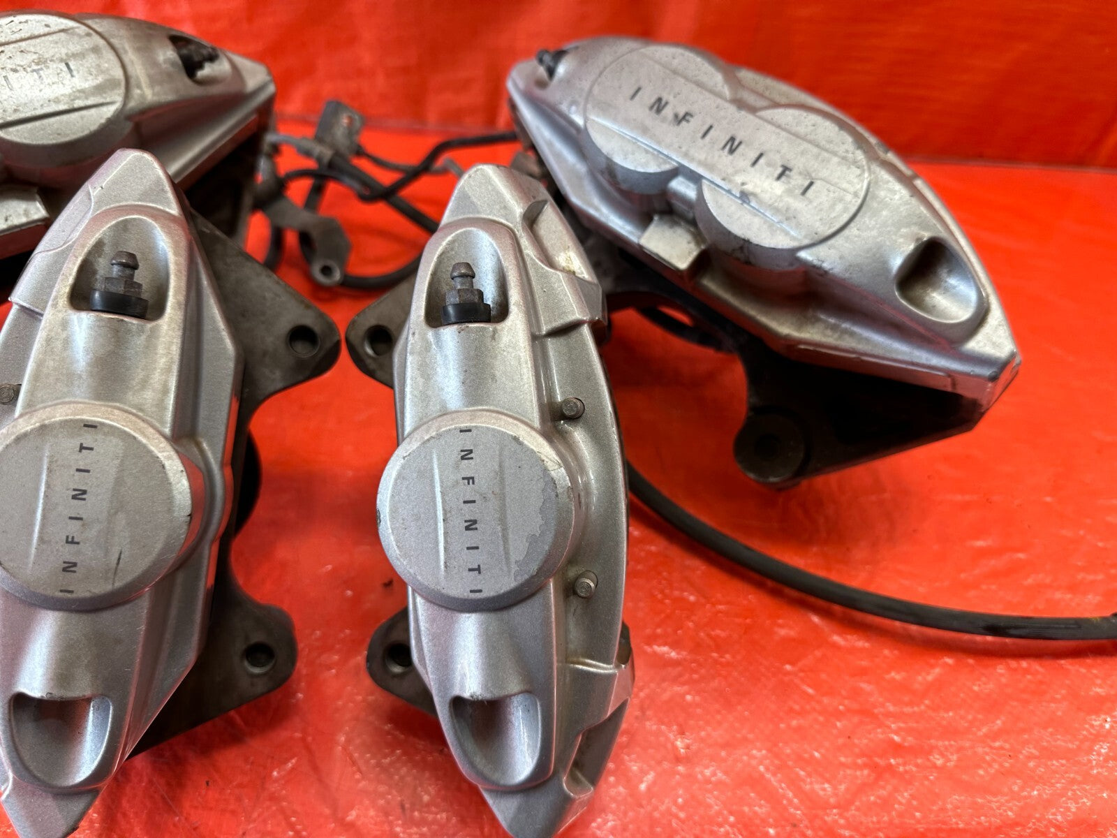 08 15 INFINITI G37 & Q60 SPORT   AKEBONO   BRAKE CALIPERS LEFT & RIGHT   OEM 1886