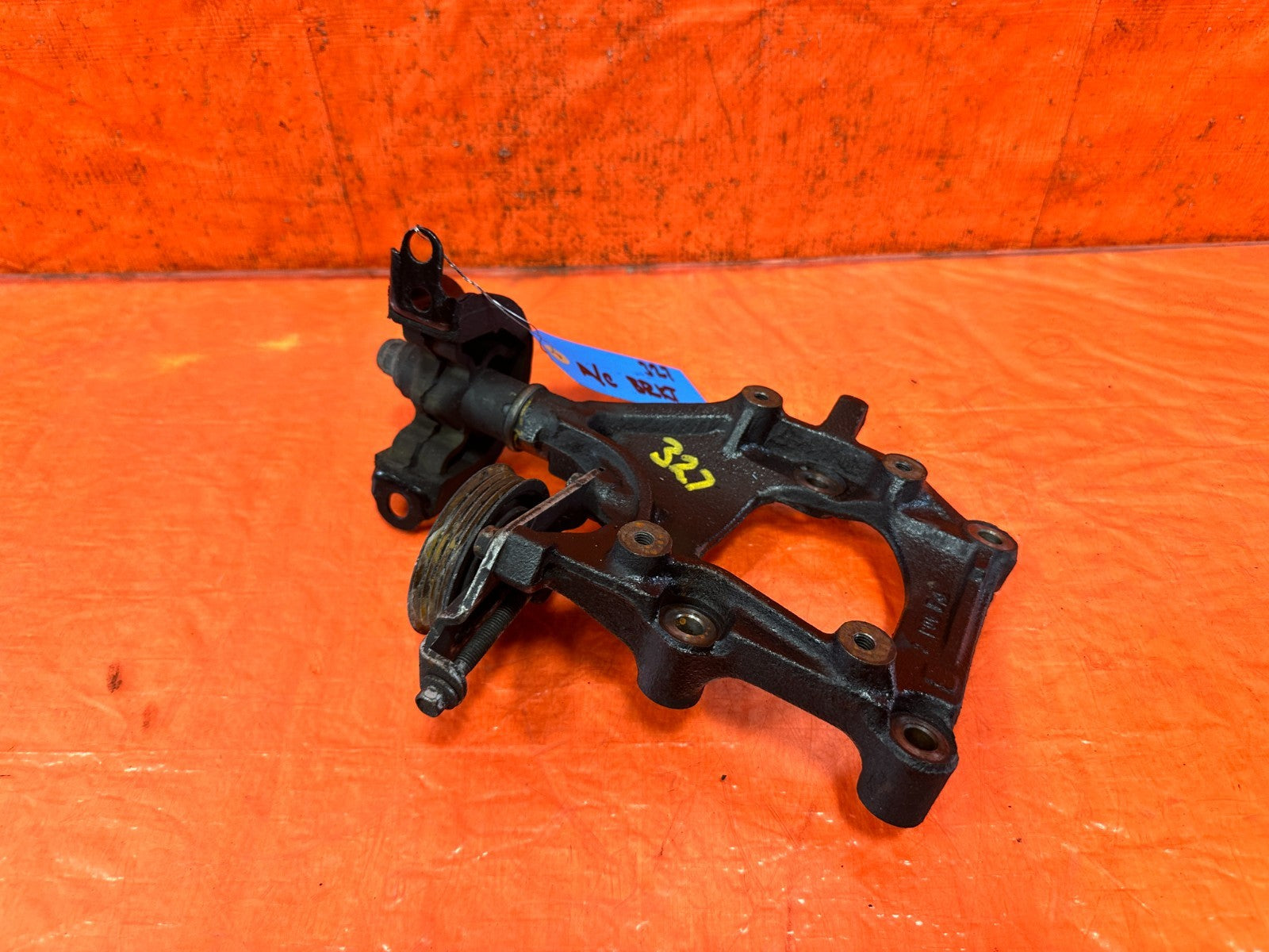 92 95 HONDA CIVIC   D SERIES D15 D16   AC COMPRESSOR BRACKET   OEM #3275