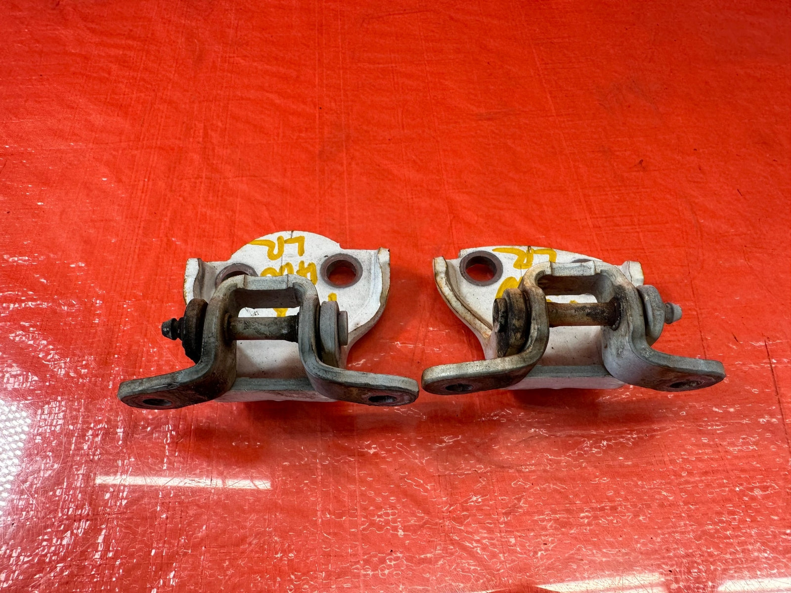95 98 HONDA ODYSSEY DRIVER LEFT REAR UPPER & LOWER DOOR HINGES HINGE SET 1939