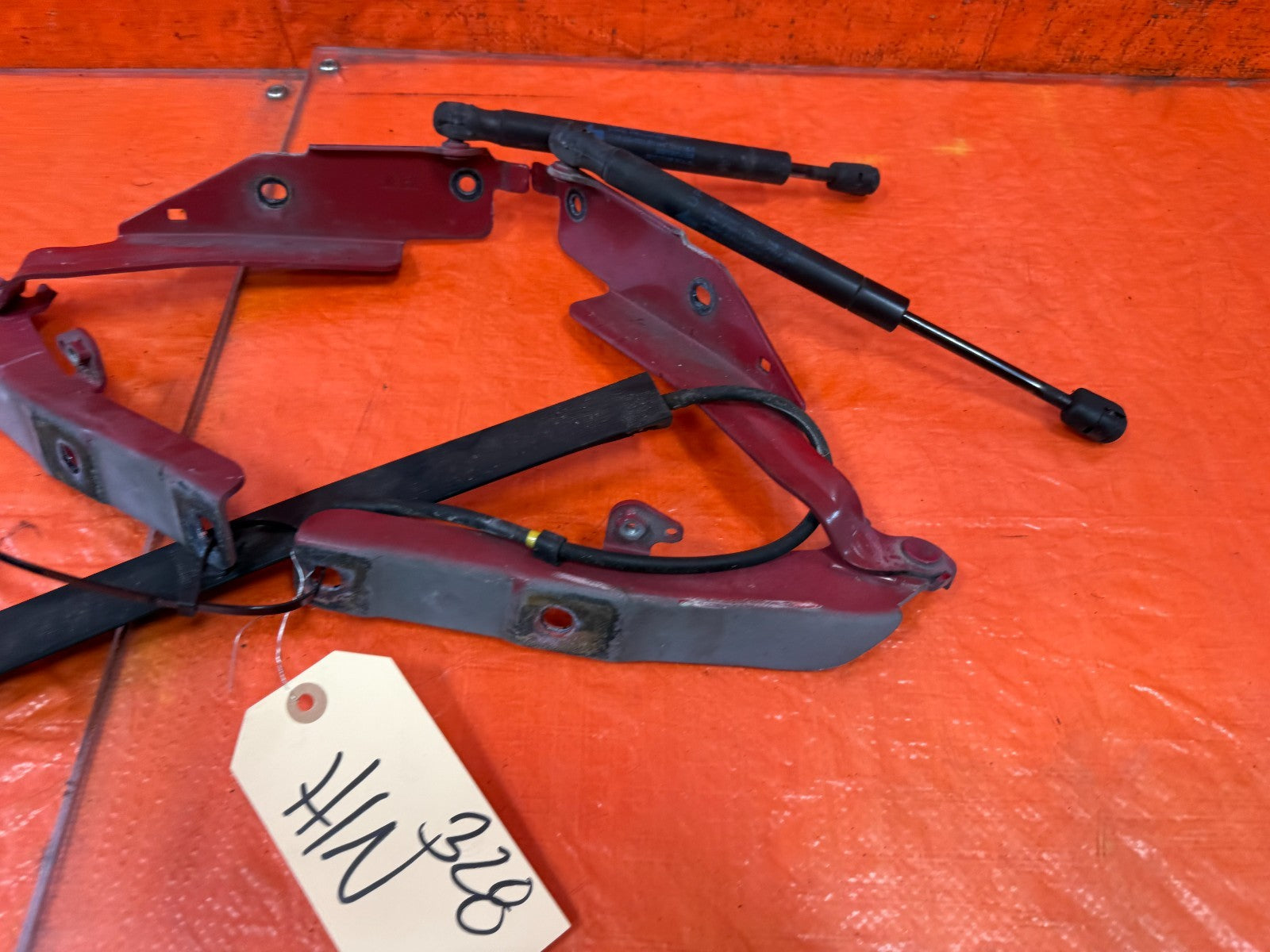 08 15 INFINITI G37 & Q60 2D COUPE   LEFT & RIGHT HOOD HINGES   OEM #3282