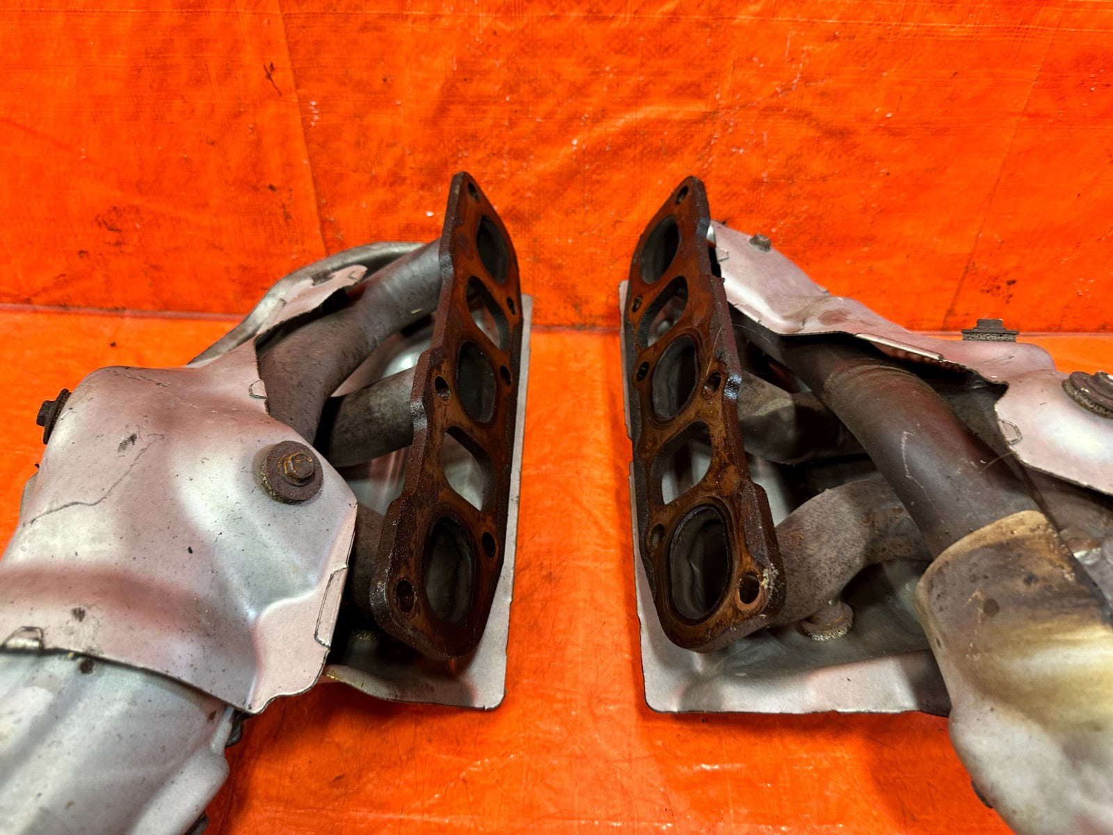 08 15 INFINITI G37 COUPE & CONVERTIBLE   VQ37 EXHAUST MANIFOLDS   OEM 3103