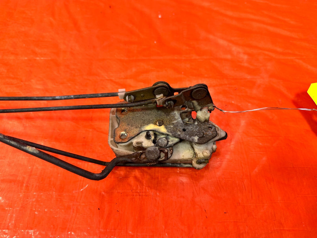1989 89 HONDA CRX DX SI PASSENGER RIGHT   NON POWER   DOOR LOCK ACTUATOR OEM 2775