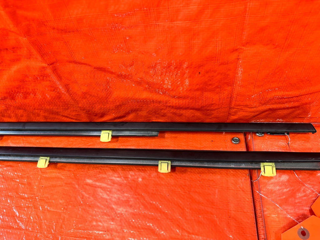 12 15 HONDA CIVIC COUPE   FRONT & REAR / LEFT & RIGHT EXTERIOR WINDOW GLASS TRIM6