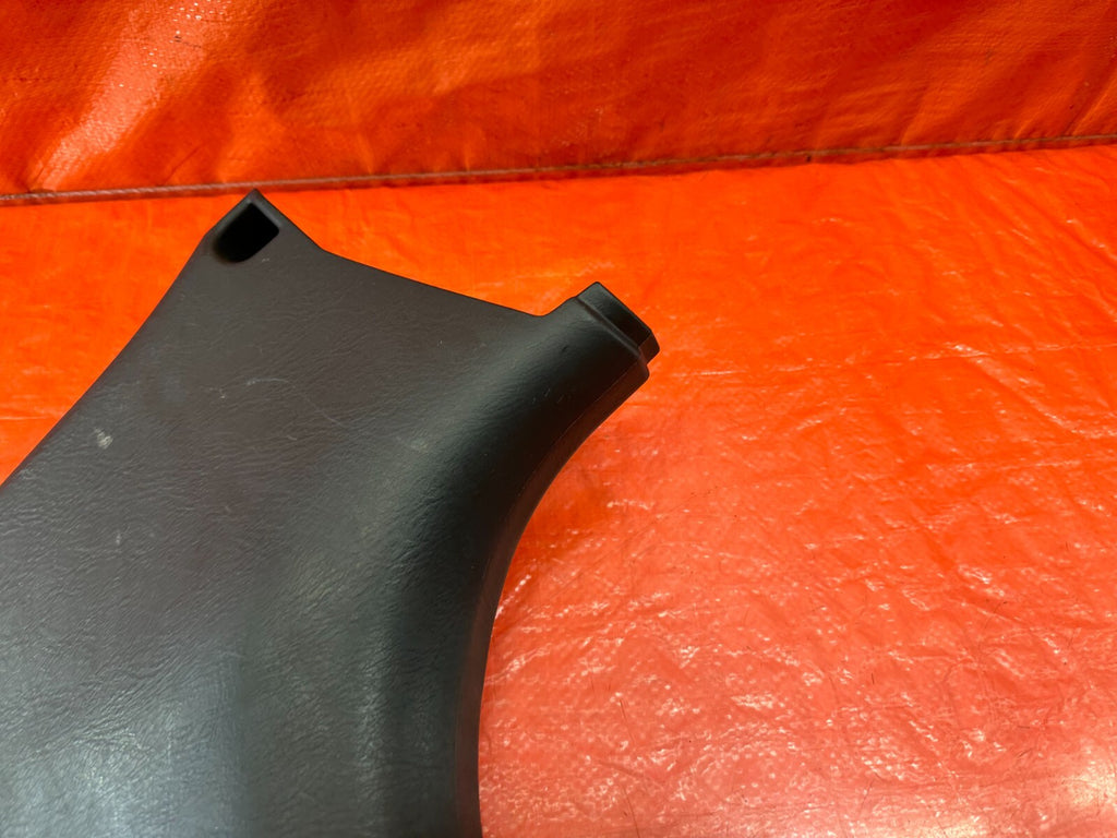 02 03 HONDA CIVIC SI EP3 HATCHBACK   KICK PANEL   PASSENGER RIGHT SIDE   OEM 2136