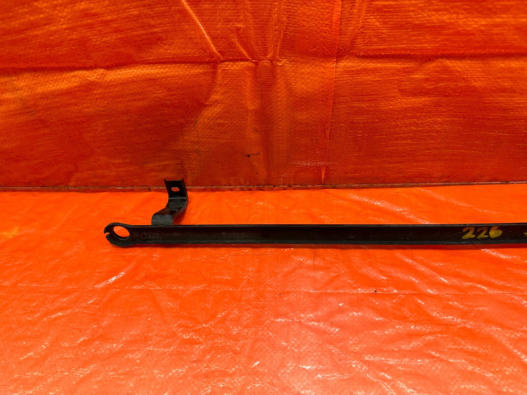 94 01 ACURA INTEGRA   AC CONDENSER ASSEMBLY MOUNTING BRACKET BAR MOUNT OEM #2264