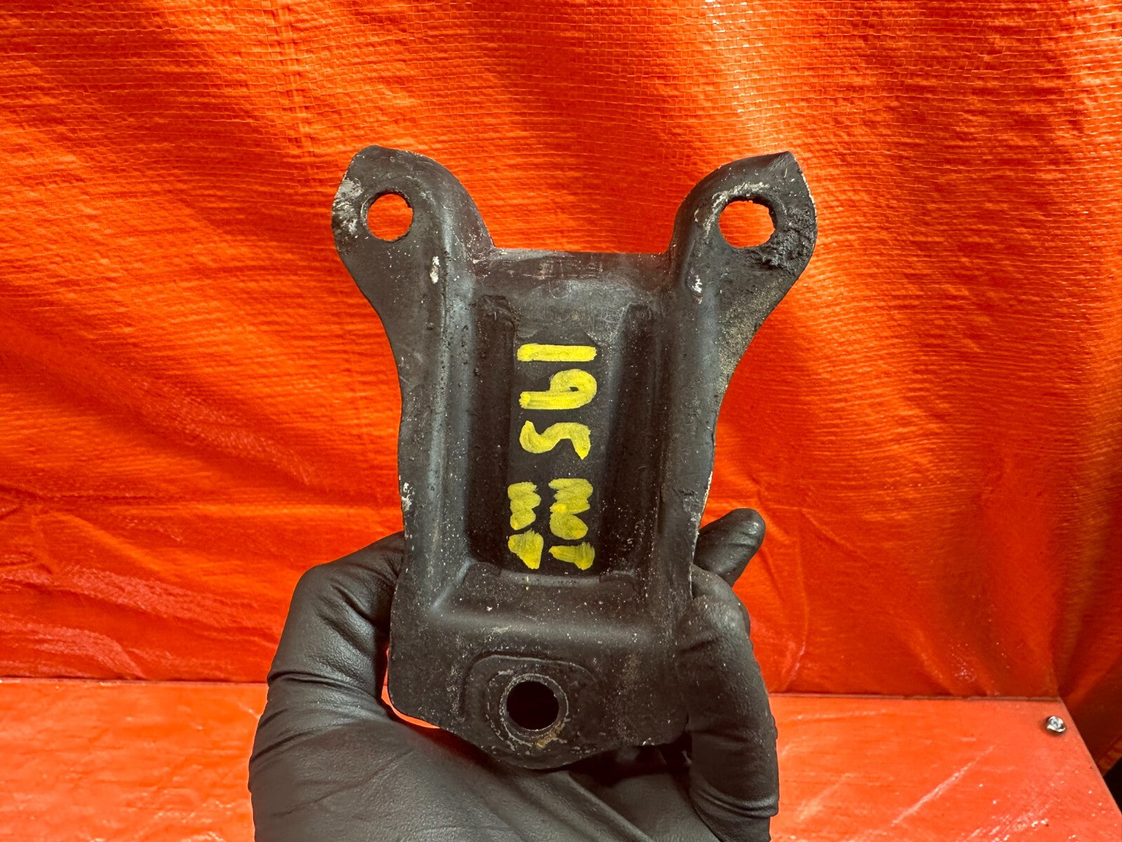 92 00 HONDA CIVIC   REAR ENGINE / TRANSMISSION MOUNT   AUTOMATIC TRANS   OEM 1956