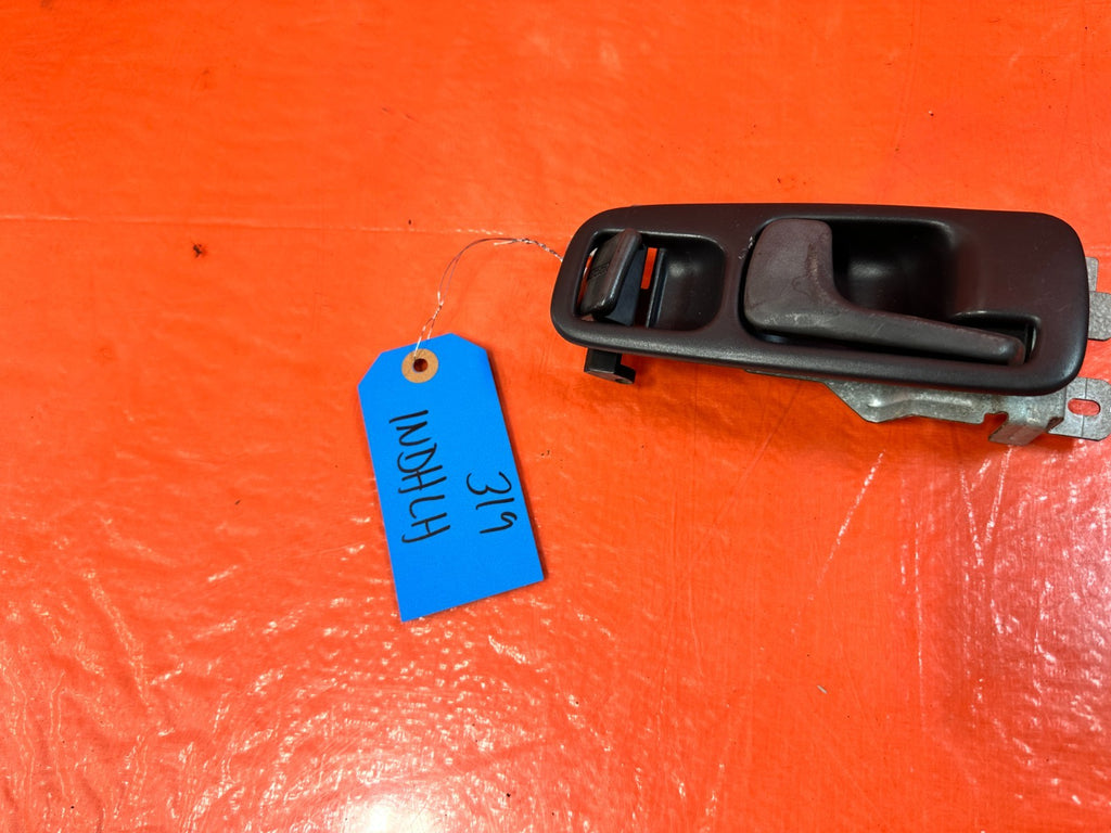 96 00 HONDA CIVIC COUPE   PASSENGER RIGHT INTERIOR DOOR HANDLE W/ TRIM OEM 3195