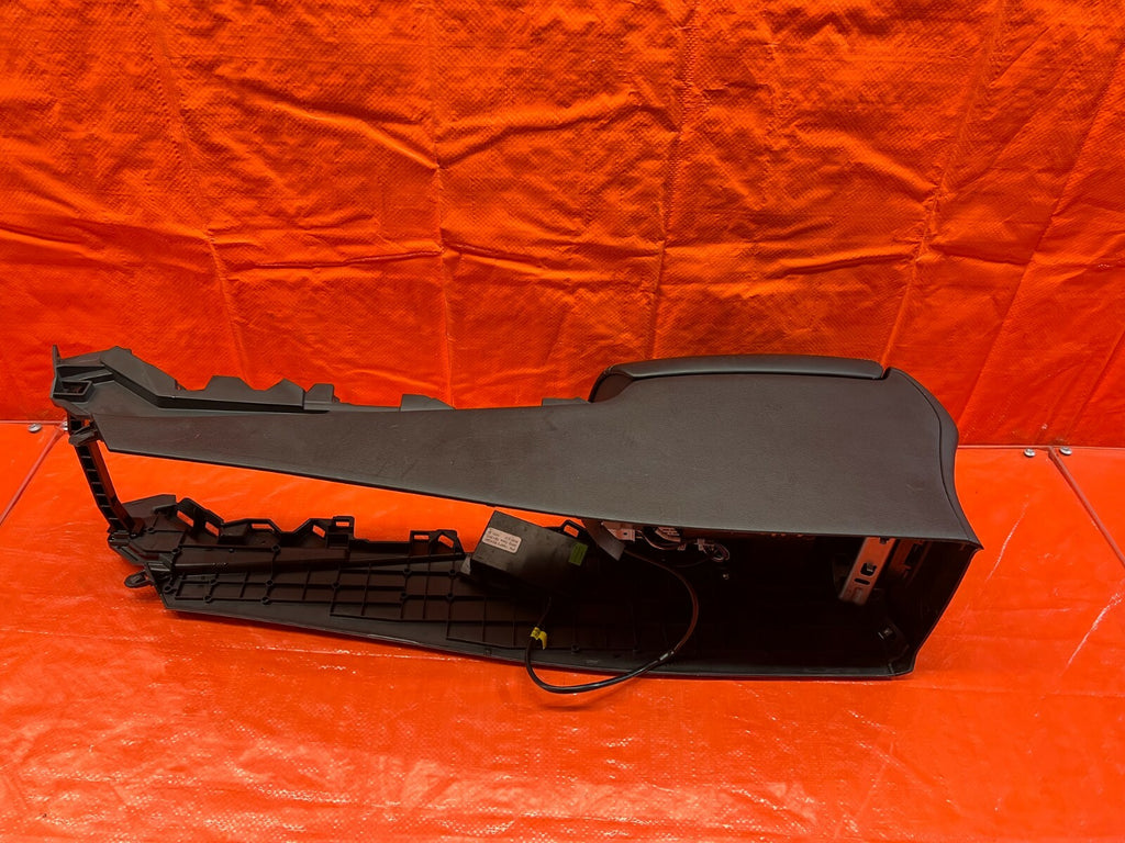 16 20 INFINITI Q50 / 17 20 Q60   ARM REST CENTER CONSOLE   OEM FACTORY OE #966