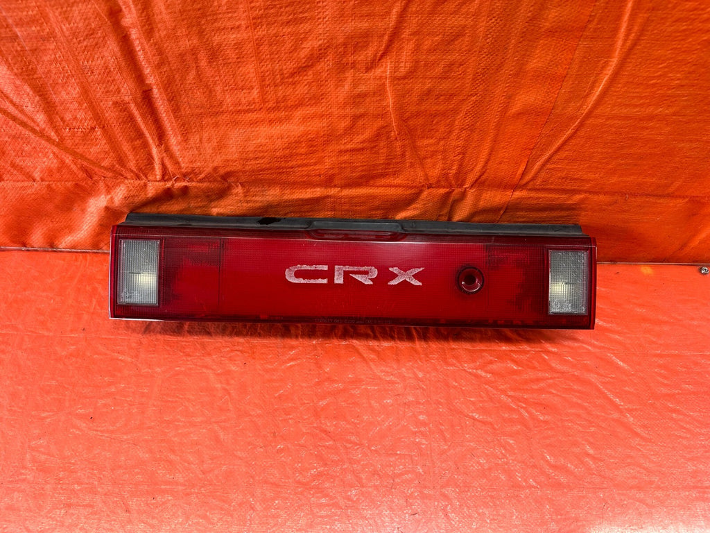 88 89 HONDA CRX   CENTER TAIL LIGHT MIDDLE TAIL LAMP   OEM FACTORY #243 10
