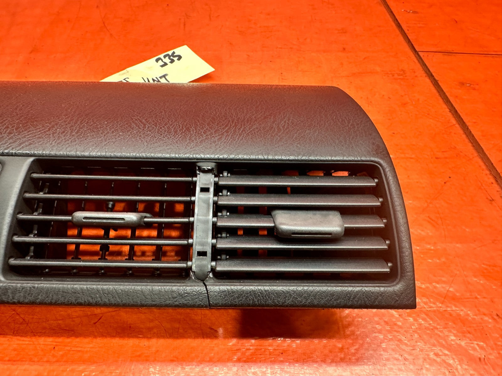 97 01 HONDA PRELUDE 2.2L CENTER DASHBOARD A/C AC HEATER AIR VENT LOUVER OEM #3354