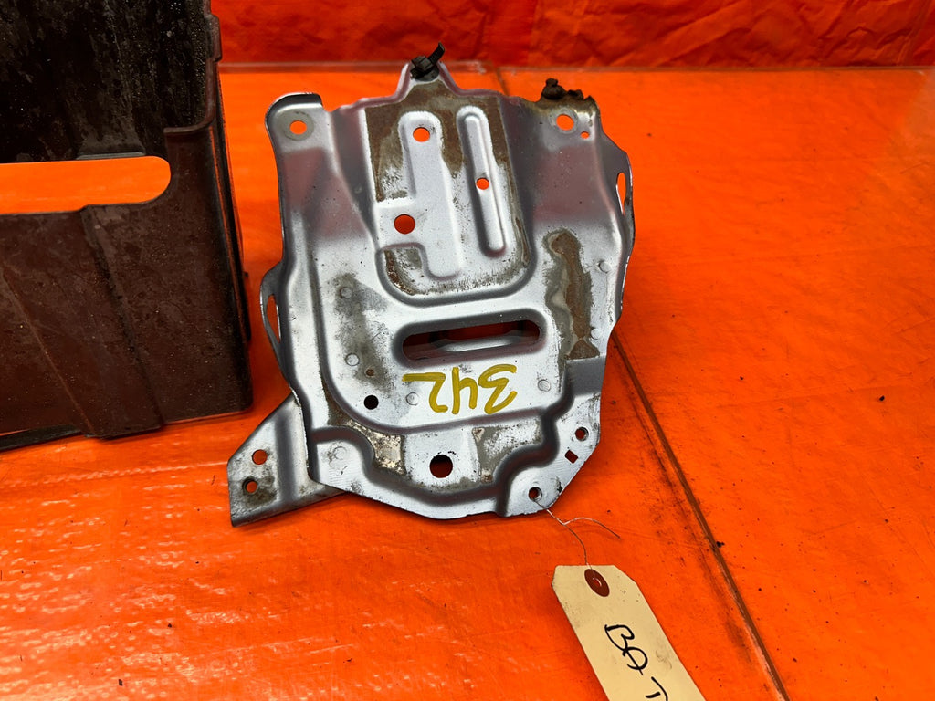 04-08 ACURA TSX 4D 2.4L K24A2 PLASTIC BATTERY TRAY HOLDER BASE MOUNT OEM #3426