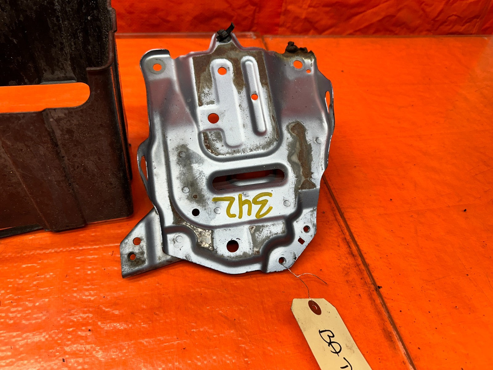 04-08 ACURA TSX 4D 2.4L K24A2 PLASTIC BATTERY TRAY HOLDER BASE MOUNT OEM #3426