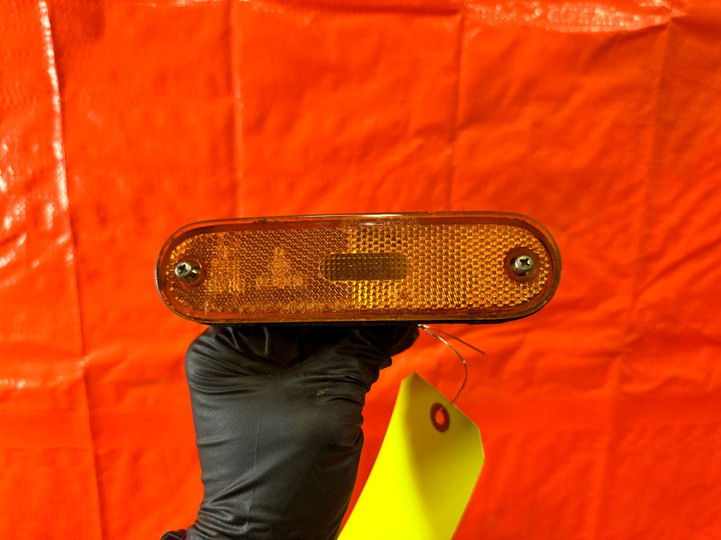 90 97 MAZDA MX 5 MIATA   DRIVER LEFT   AMBER FRONT BUMPER REFLECTOR   OEM #2670