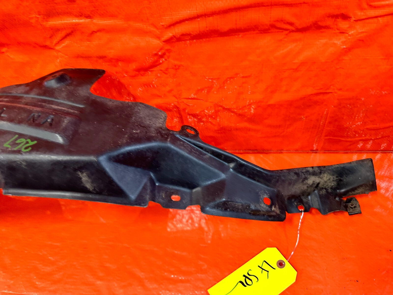 90 97 MAZDA MX 5 MIATA DRIVER LEFT FRONT FENDER LINER SPLASH SHIELD OEM 26710