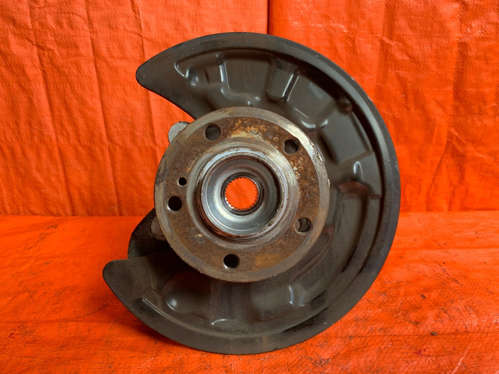 OEM 2015 MERCEDES CLA 250 4MATIC   PASSENGER RIGHT REAR SPINDLE KNUCKLE HUB0