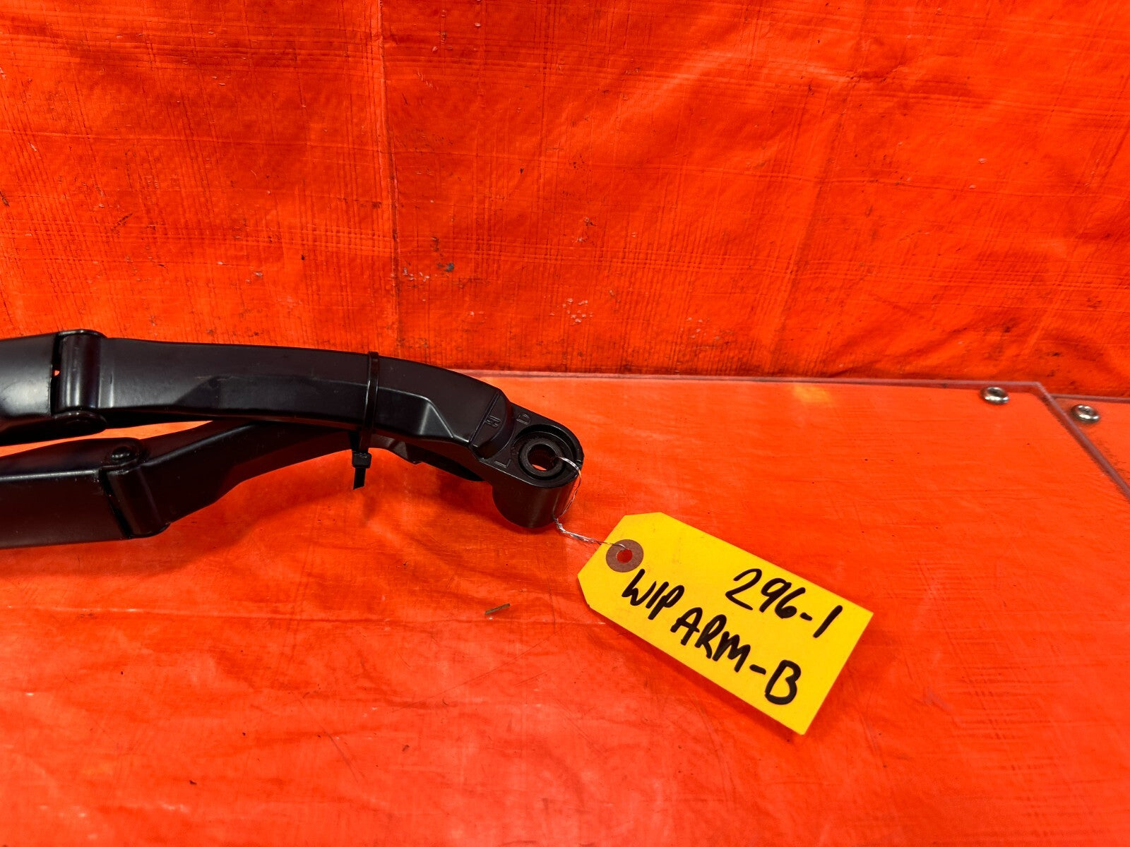14 20 INFINITI Q50   WINDSHIELD WIPER ARMS   LEFT AND RIGHT ARM SET   OEM #296 11