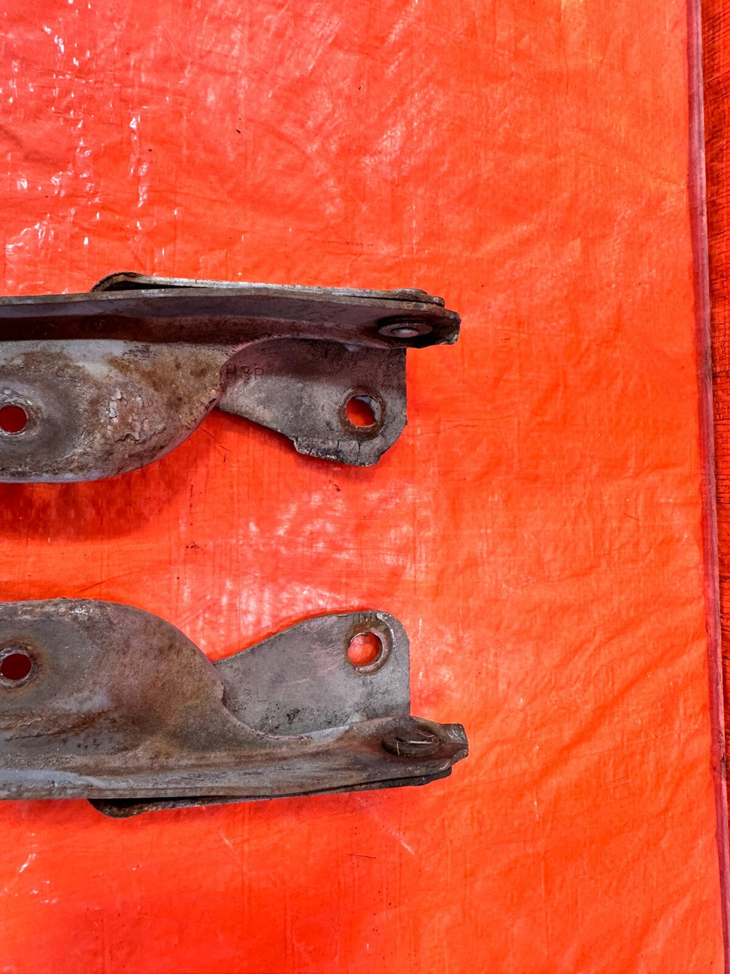 88 91 HONDA CRX & CIVIC HATCH   HOOD HINGE SET   LEFT AND RIGHT HINGES OEM #2772