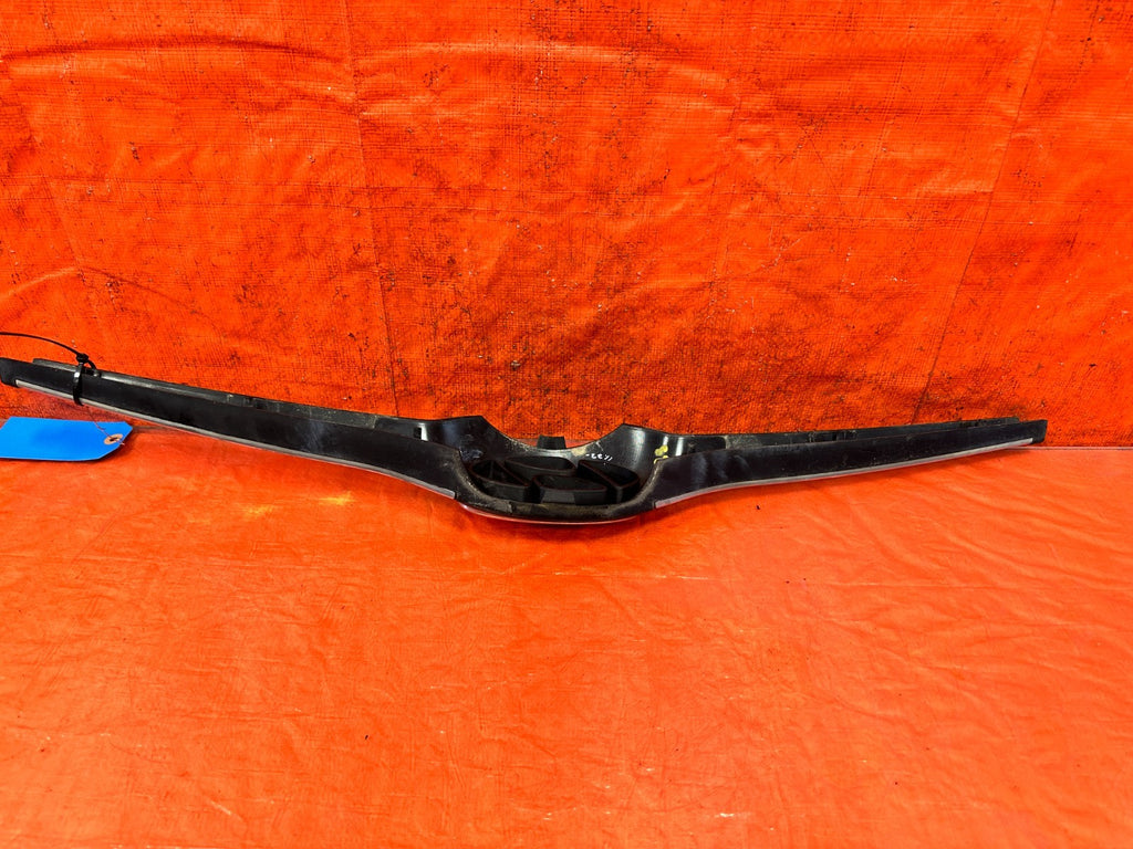 13 16 HYUNDAI GENESIS COUPE   FRONT GRILLE W/ TRIM   OEM #32513