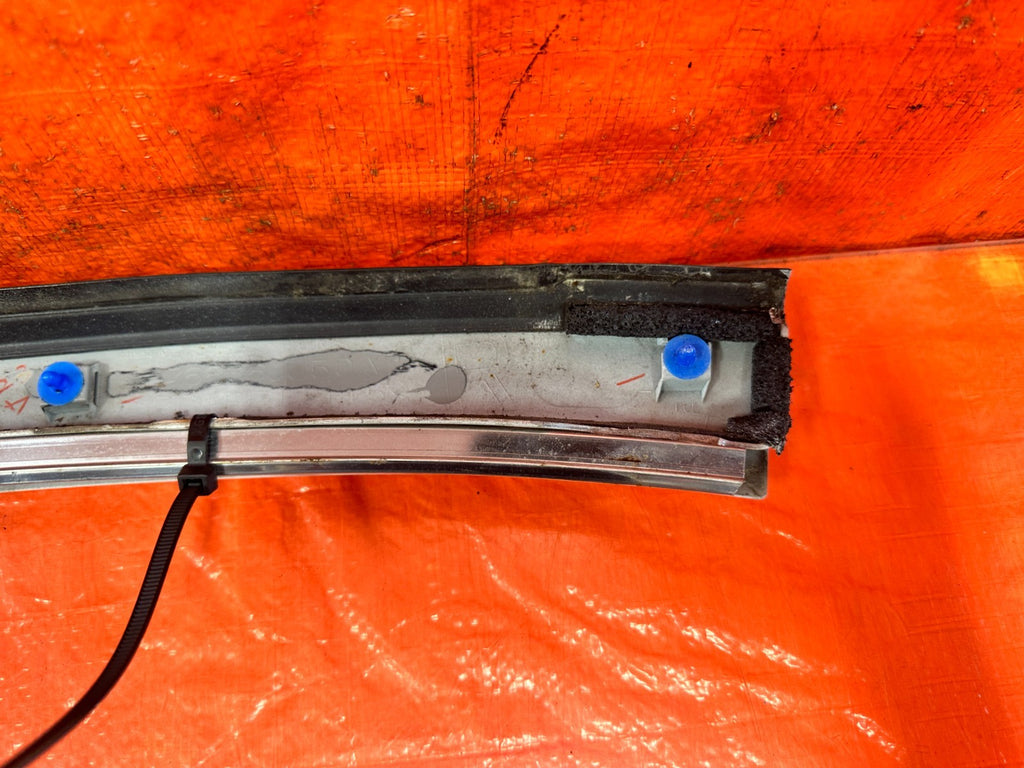09 15 INFINITI G37 Q60 CONVERTIBLE RIGHT PASSENGER A PILLAR TRIM MOLDING #32910