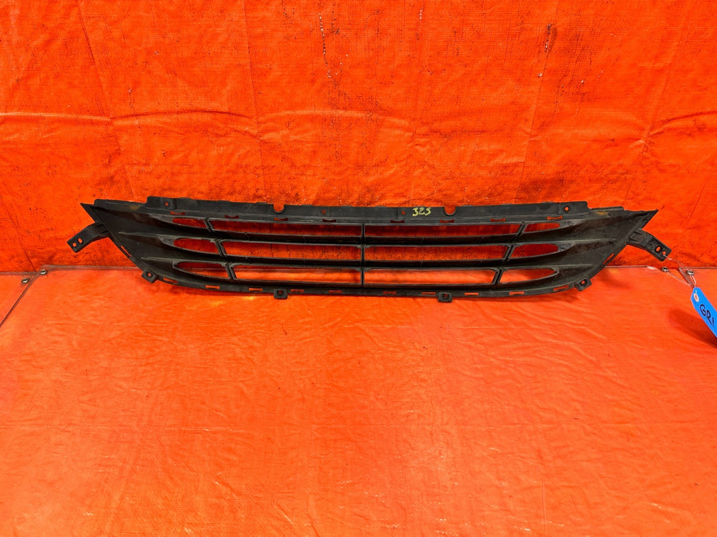 16 HYUNDAI GENESIS COUPE LOWER FRONT BUMPER GRILLE INSERT TRIM PLASTIC OEM 3255