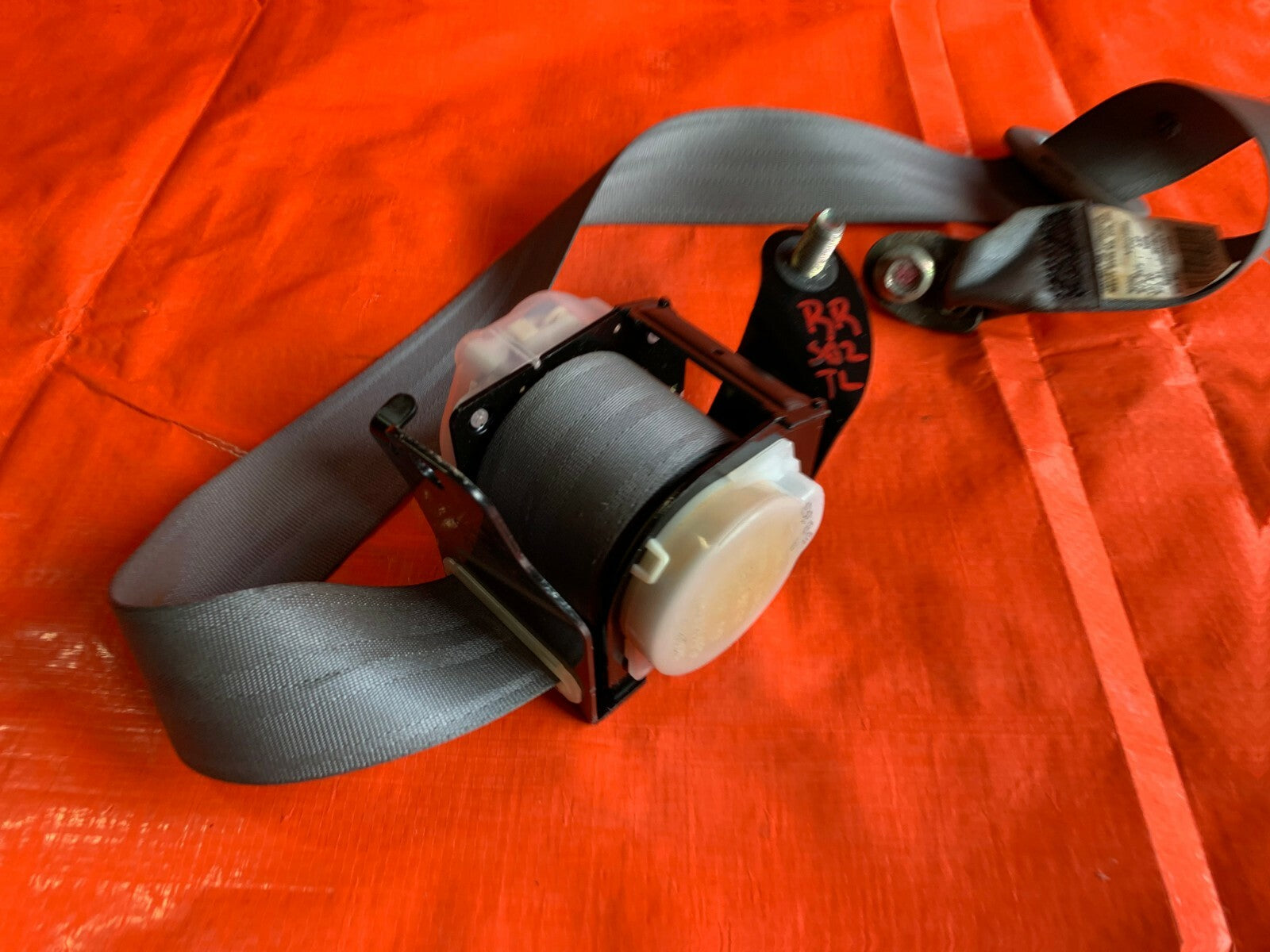 OEM 2004 2005 04 05 ACURA TL   PASSENGER RIGHT REAR SEAT BELT   GRAY3