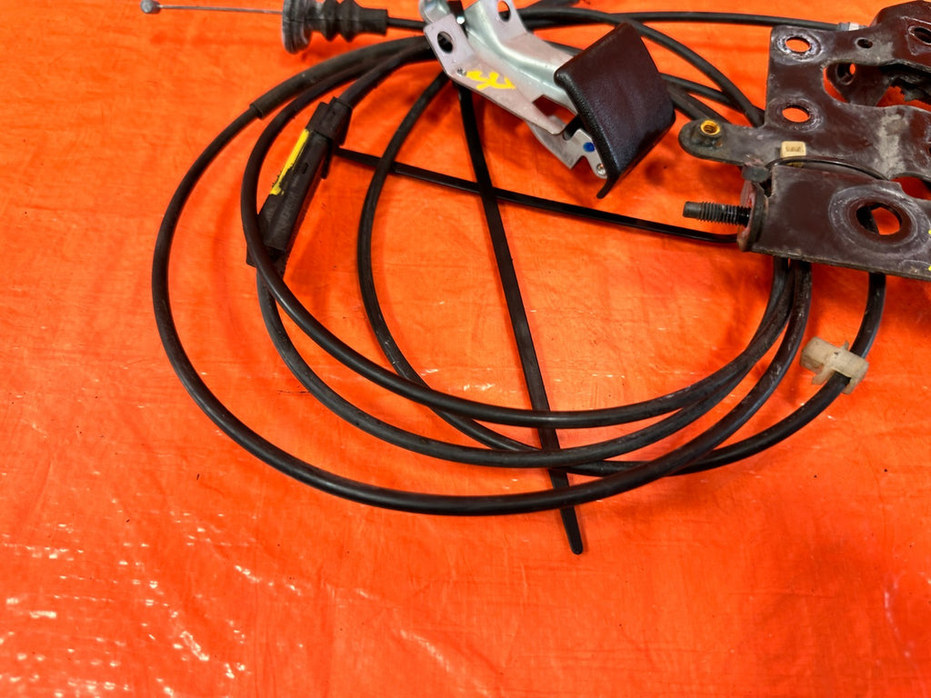08 15 INFINITI G37 COUPE & CONVERTIBLE   HOOD RELEASE WIRE CABLE   OEM 3202
