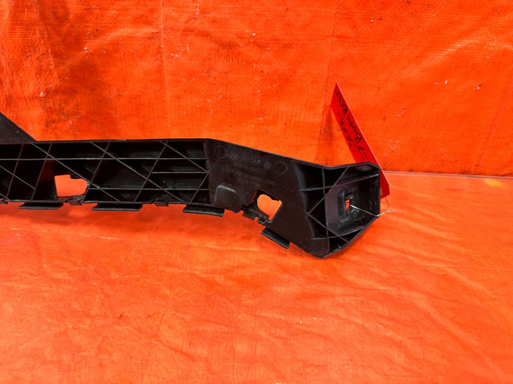 10 16 HYUNDAI GENESIS COUPE   RIGHT REAR BUMPER BRACKET RETAINER CLIP OEM #3027