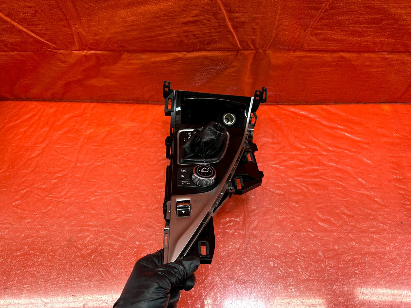 14 22 INFINITI Q50   CENTER / SHIFTER CONSOLE W/ CONTROLS   W/O NAVI   OEM #21513