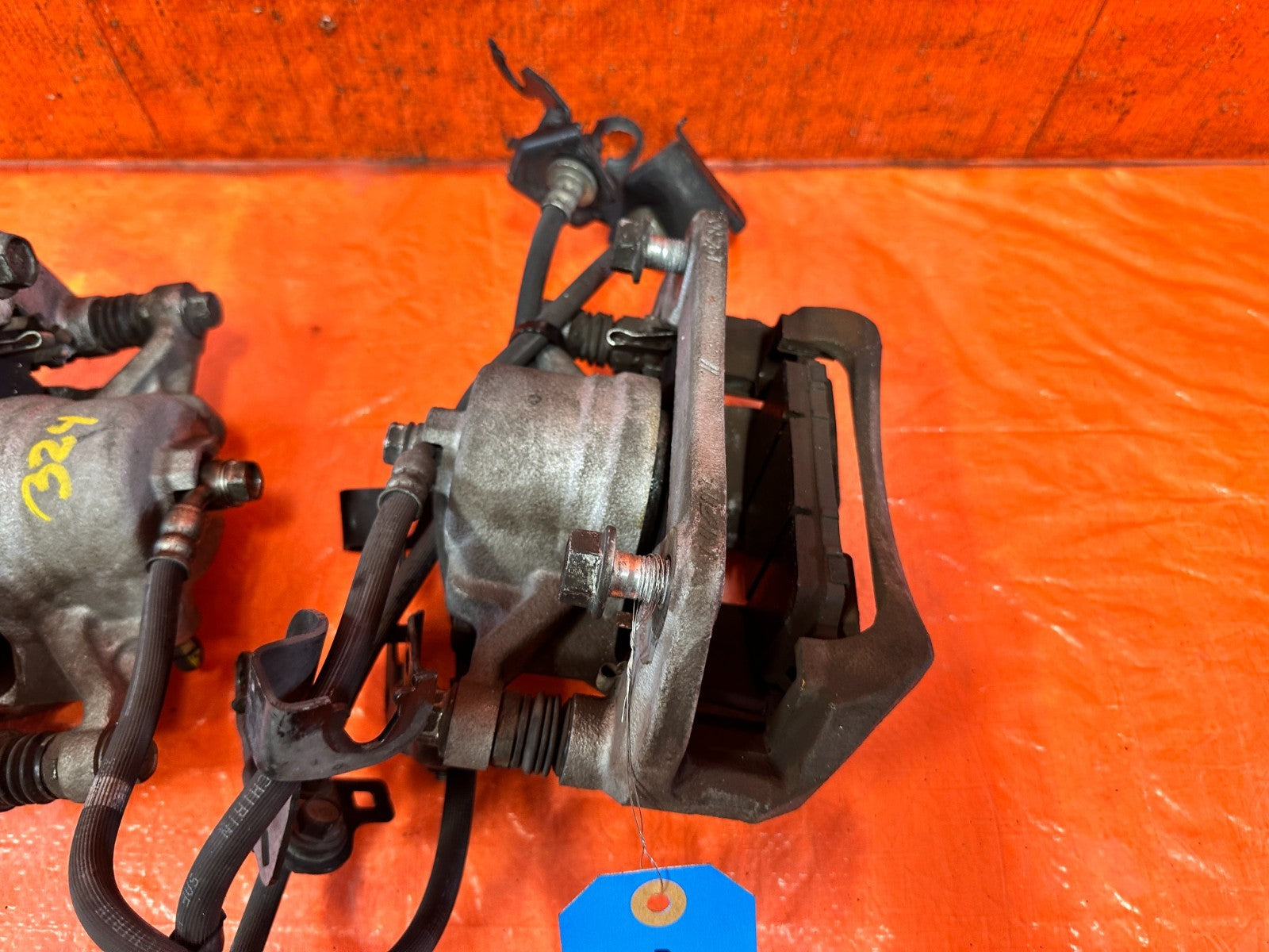 18 22 HONDA ACCORD 1.5L   LEFT AND RIGHT FRONT BRAKE CALIPERS   OEM FACTORY 3244