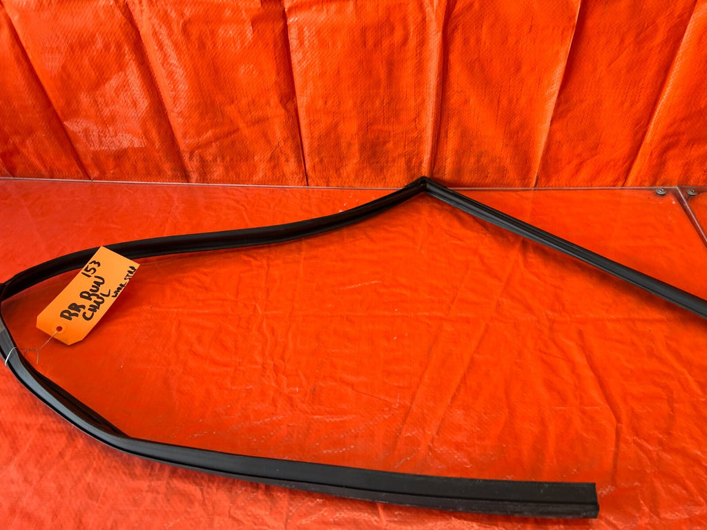 13 18 ACURA RDX   PASSENGER RIGHT REAR DOOR RUN CHANNEL RUBBER GASKET OEM #1537