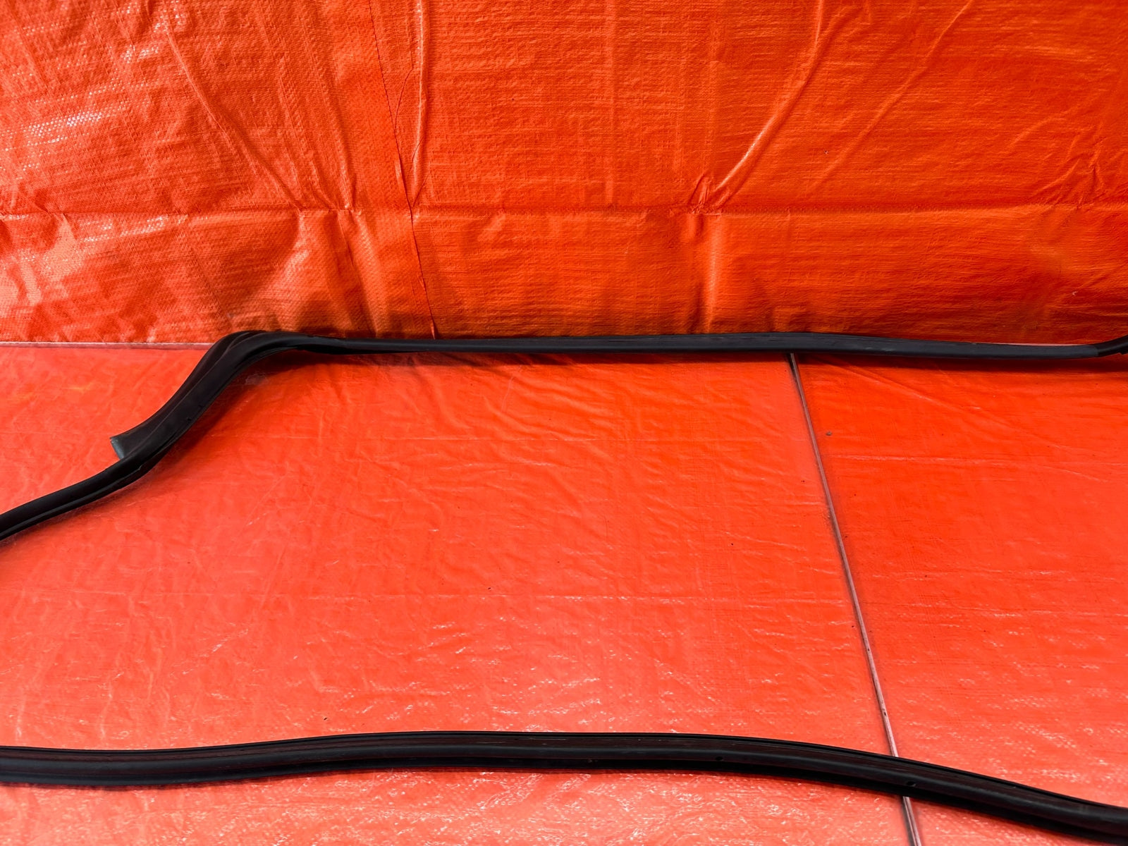 14 20 INFINITI Q50   DRIVER LEFT REAR DOOR WEATHER STRIP TRIM GASKET   OEM 2228