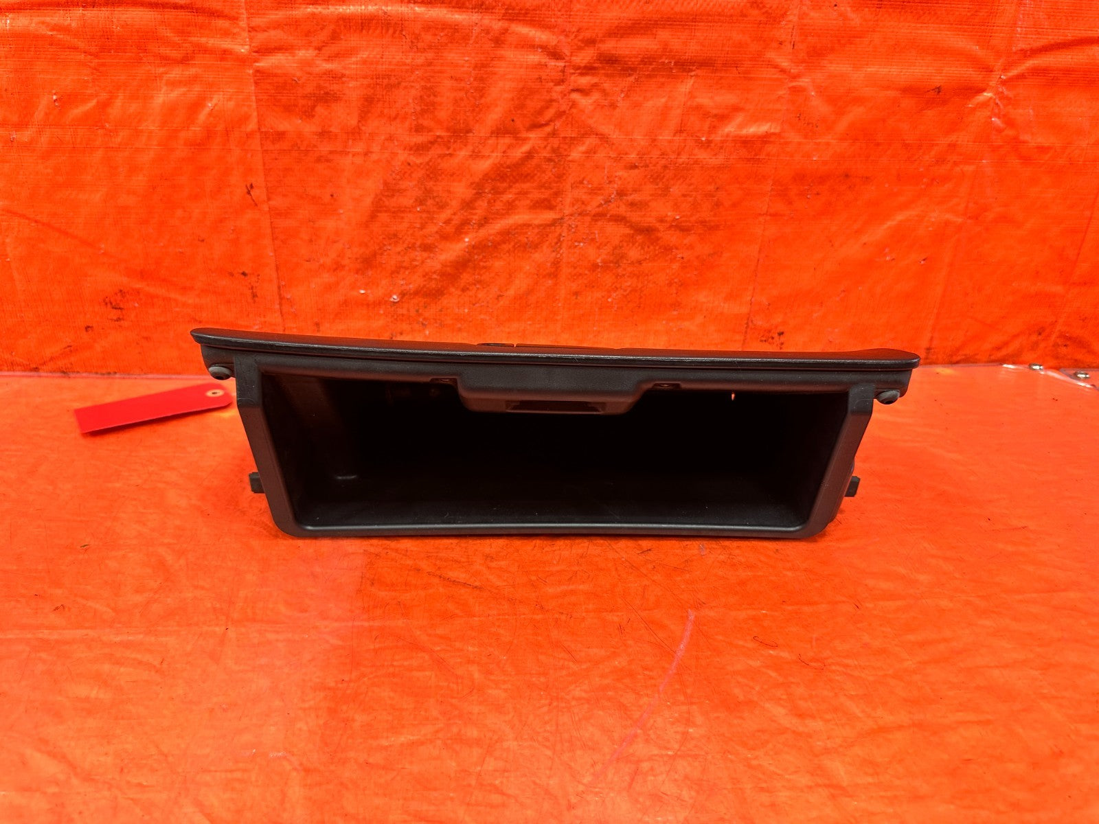 94 01 ACURA INTEGRA 2 & 4 DOOR   GLOVE BOX   BLACK   COLOR   OEM #3092