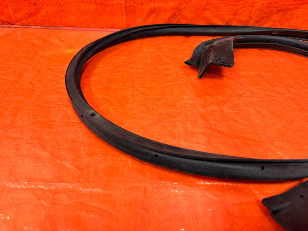 13 20 SUBARU BRZ   DRIVER LEFT DLOWER DOOR WEATHER STRIP RUBBER SEAL   OEM #2925