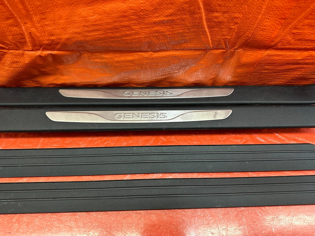 10 16 HYUNDAI GENESIS COUPE   LEFT AND RIGHT FLOOR PILLARS SCUFF PLATES OEM #2197