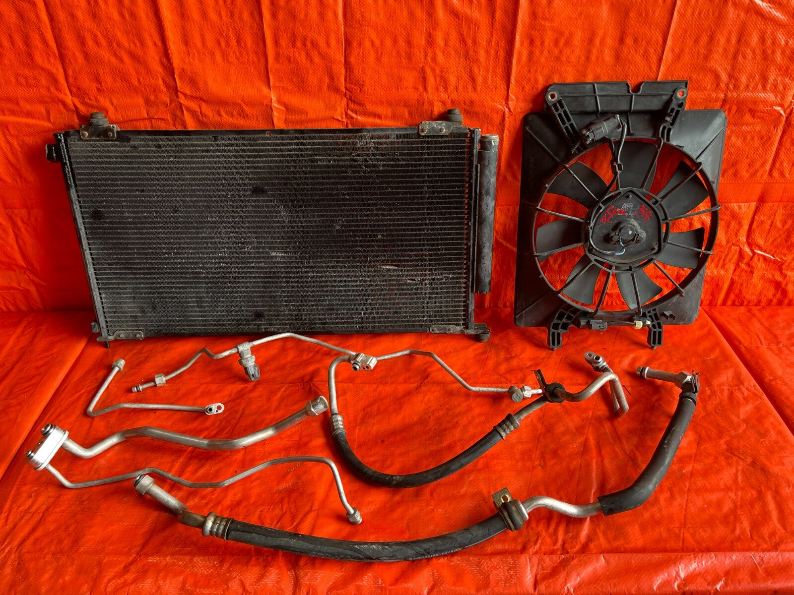 02 04 HONDA CR V CRV   AIR CONDITIONING AC LINE SET LINES W/ CONDENSER + FAN OEM1