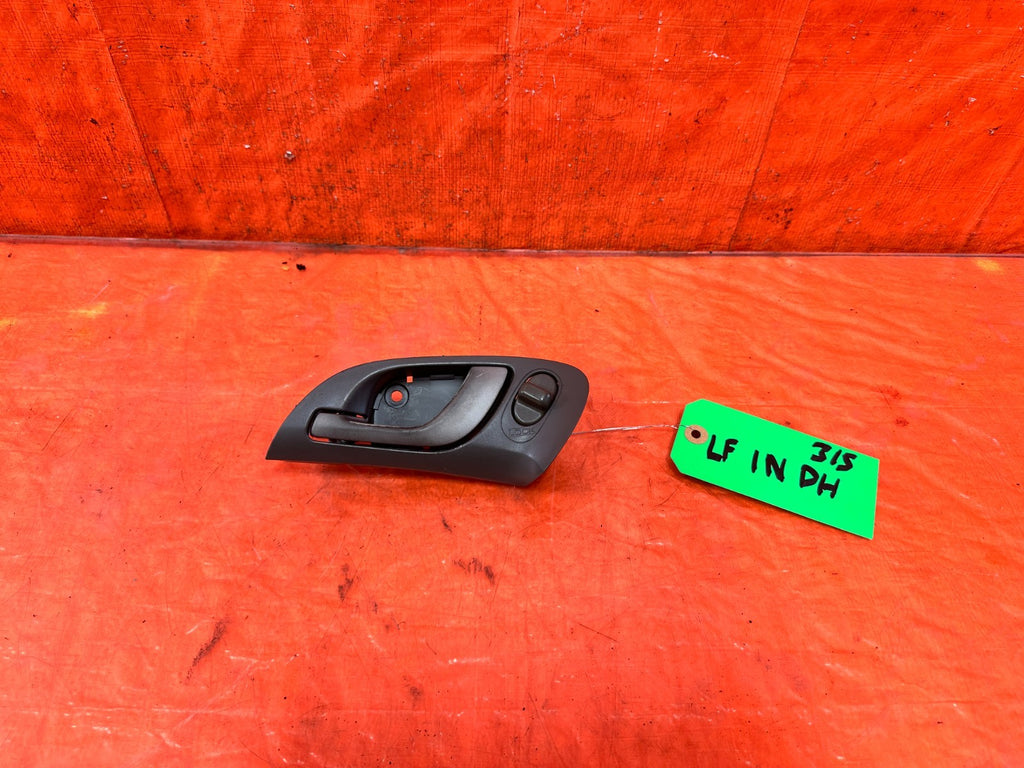 02 06 ACURA RSX   DRIVER LEFT INTERIOR DOOR HANDLE TRIM TAN OEM FACTORY 3150