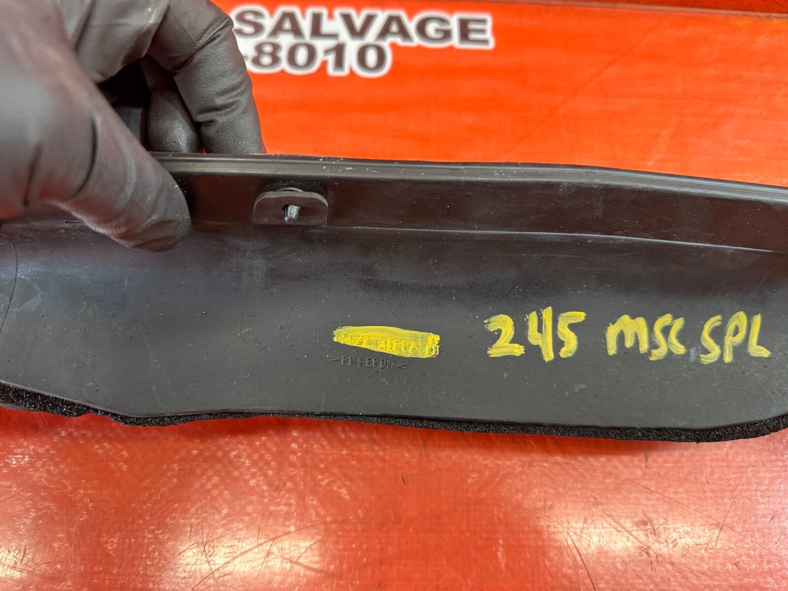 08 15 INFINITI G37 & Q60 COUPE DRIVER LEFT FRONT   FENDER SEAL TRIM GASKET #24511