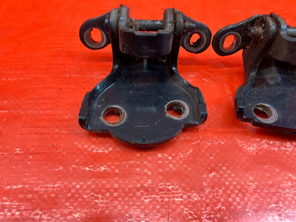90 01 ACURA INTEGRA SEDAN 4D   DOOR HINGE SET UPPER & LOWER   LEFT REAR OEM #1618