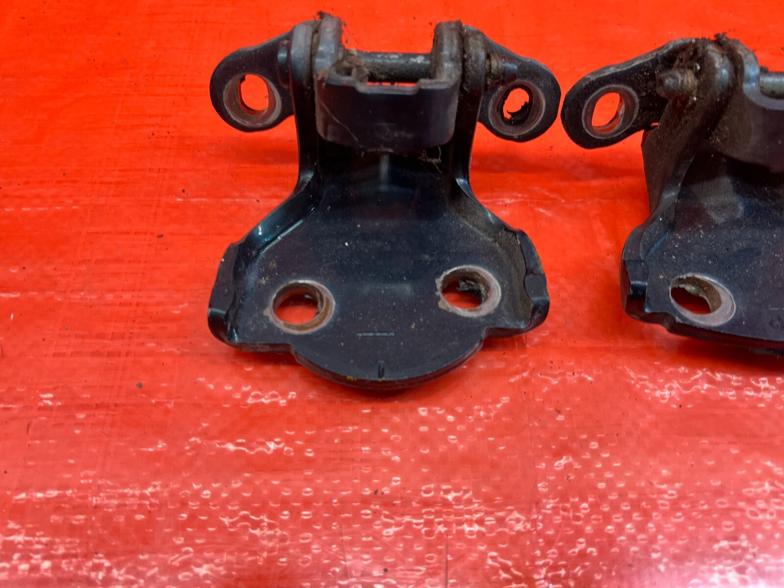 90 01 ACURA INTEGRA SEDAN 4D   DOOR HINGE SET UPPER & LOWER   LEFT REAR OEM #1618