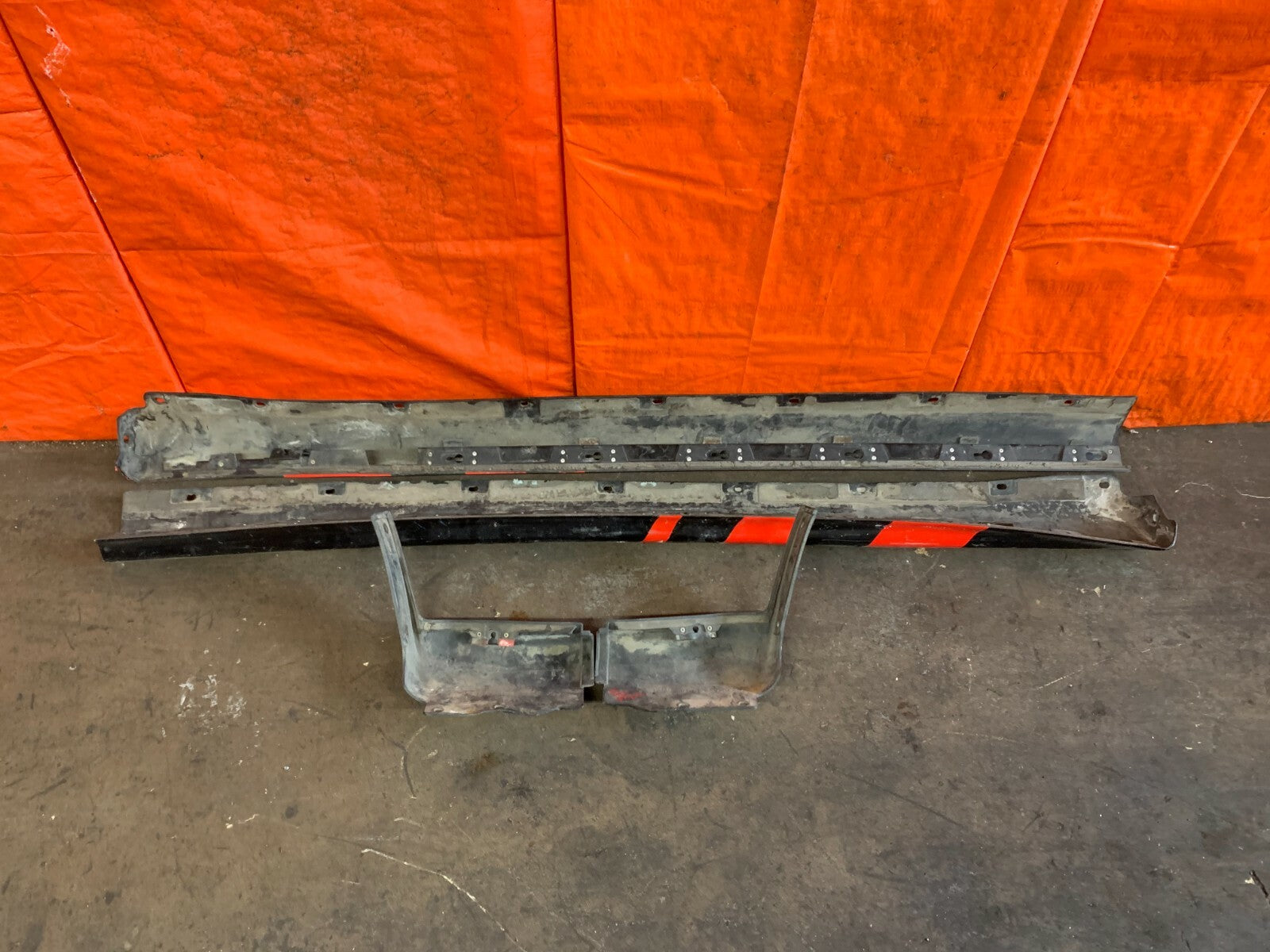 88 94 NISSAN SKYLINE GT R GTR BNR32   SIDE SKIRT SET SKIRTS W/ APRON   OEM OE6