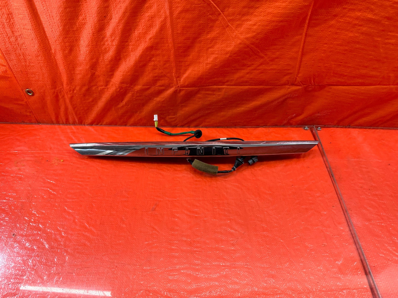 14 17 INFINITI Q50   REAR UPPER TRUNK TRIM W/ BACK UP CAMERA & INFINITI TEXT OEM0