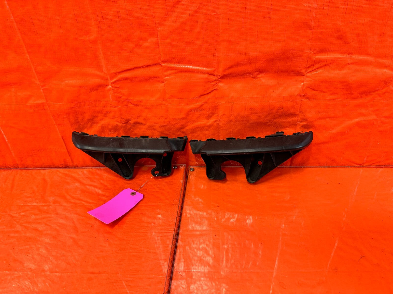 15 21 SUBARU WRX & STI   LEFT AND RIGHT REAR BUMPER BRACKETS RETAINERS CLIPS 2660