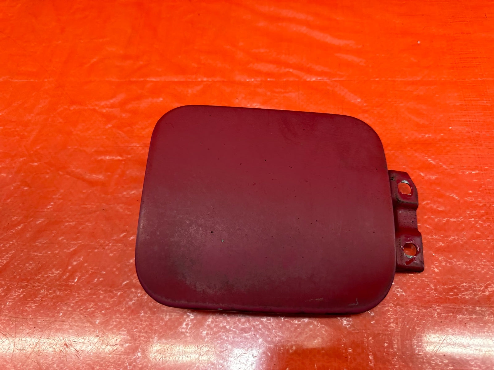 90 93 ACURA INTEGRA 2D   FUEL LID / GAS CAP COVER RED COLOR   OEM #1895