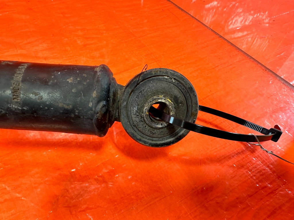 06 08 ACURA TSX   REAR SHOCKS & SPRINGS LEFT AND RIGHT FACTORY   OEM #27514