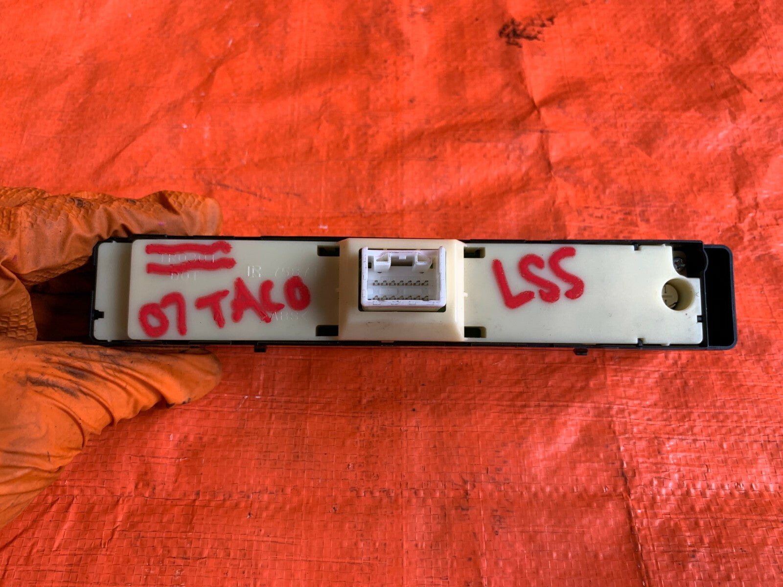 OEM 2007 2008 07 08 TOYOTA TACOMA EMERGENCY HAZARD HAZARDS SWITCH AND CLOCK6