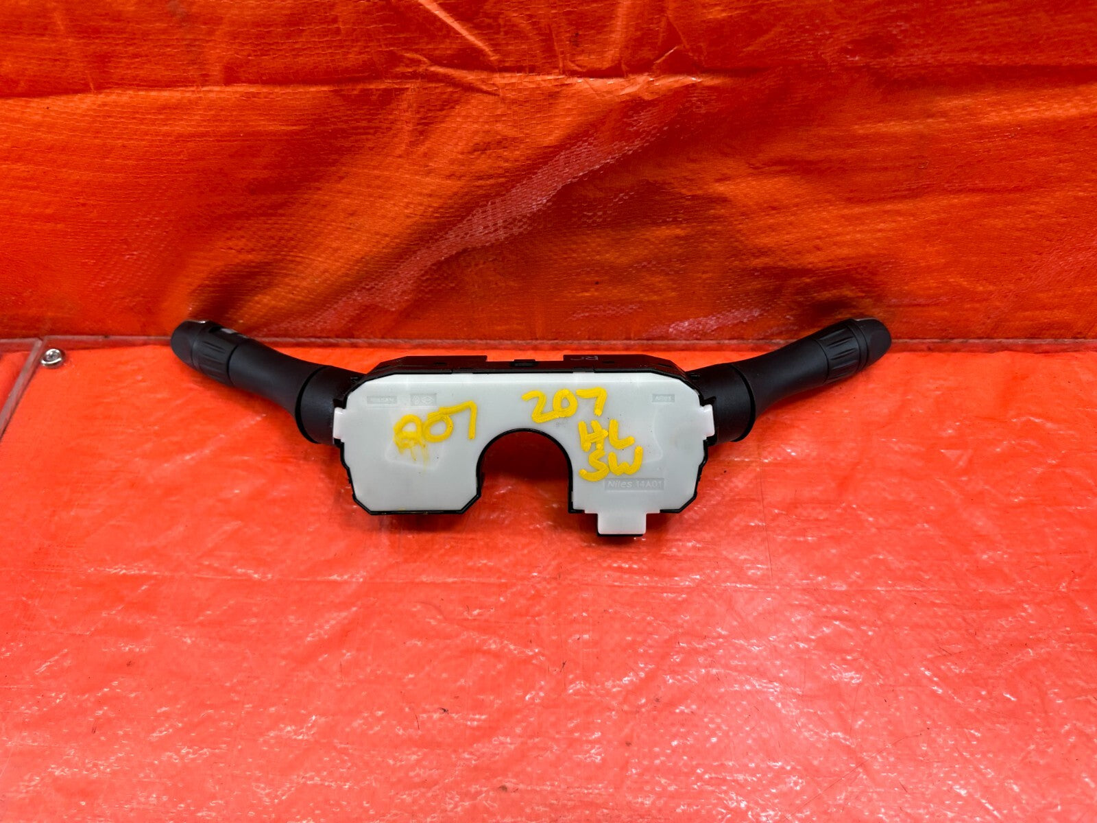 08 15 INFINITI G37 & Q60    2D COUPE   HEADLIGHT & WIPER SWITCH   NON TECH   2079