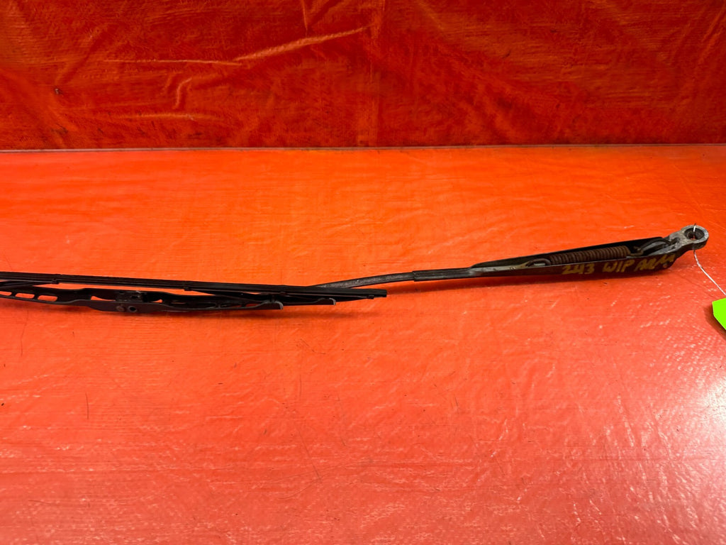 88 89 HONDA CRX DX SI   REAR TAIL GATE HATCHBACK WINDSHIELD WIPER ARM   OEM #2434