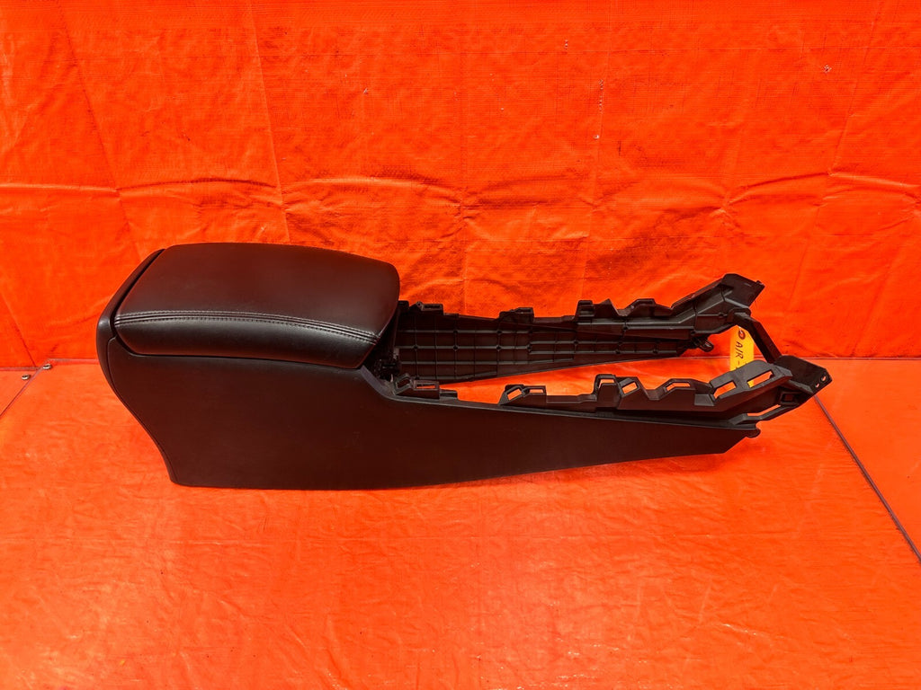16 20 INFINITI Q50 / 17 20 Q60   ARM REST CENTER CONSOLE   OEM FACTORY OE #2890